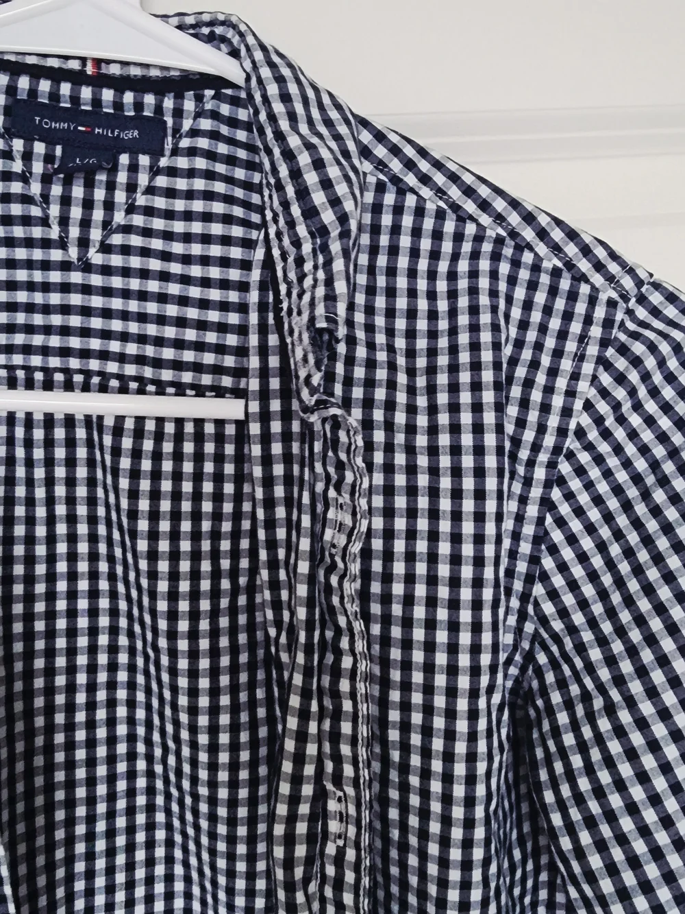 Tommy HILLFIGURE Men's Navy & White Gingham Button-Down Shirt